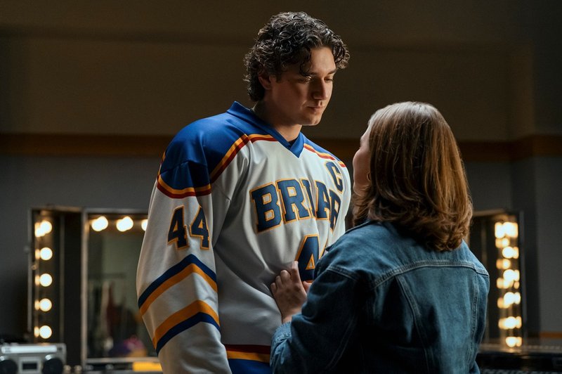 off-campus-season-one-photos-41 hockey